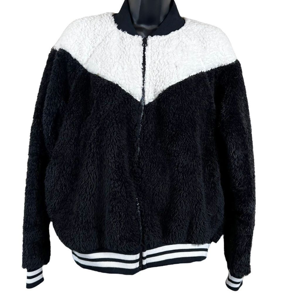 Nike Women's Sportswear Wolf Sherpa Bomber Jacket